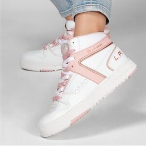 LA GEAR SHOES. Size 8.5